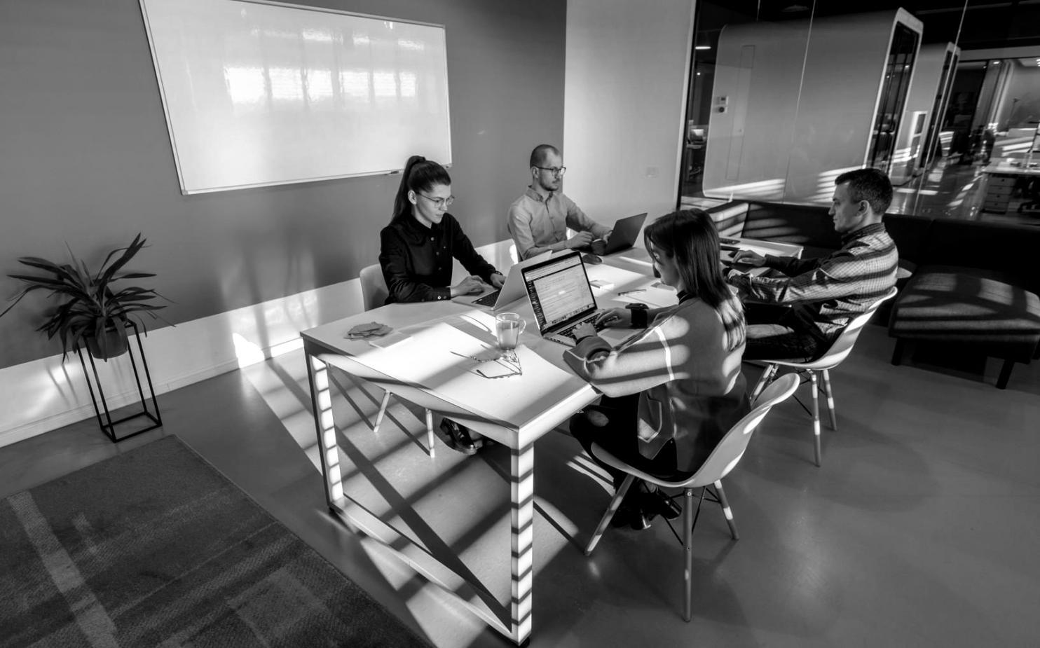 Sesiones de asesoramiento financiero donde revisamos opciones de optimización presupuestaria