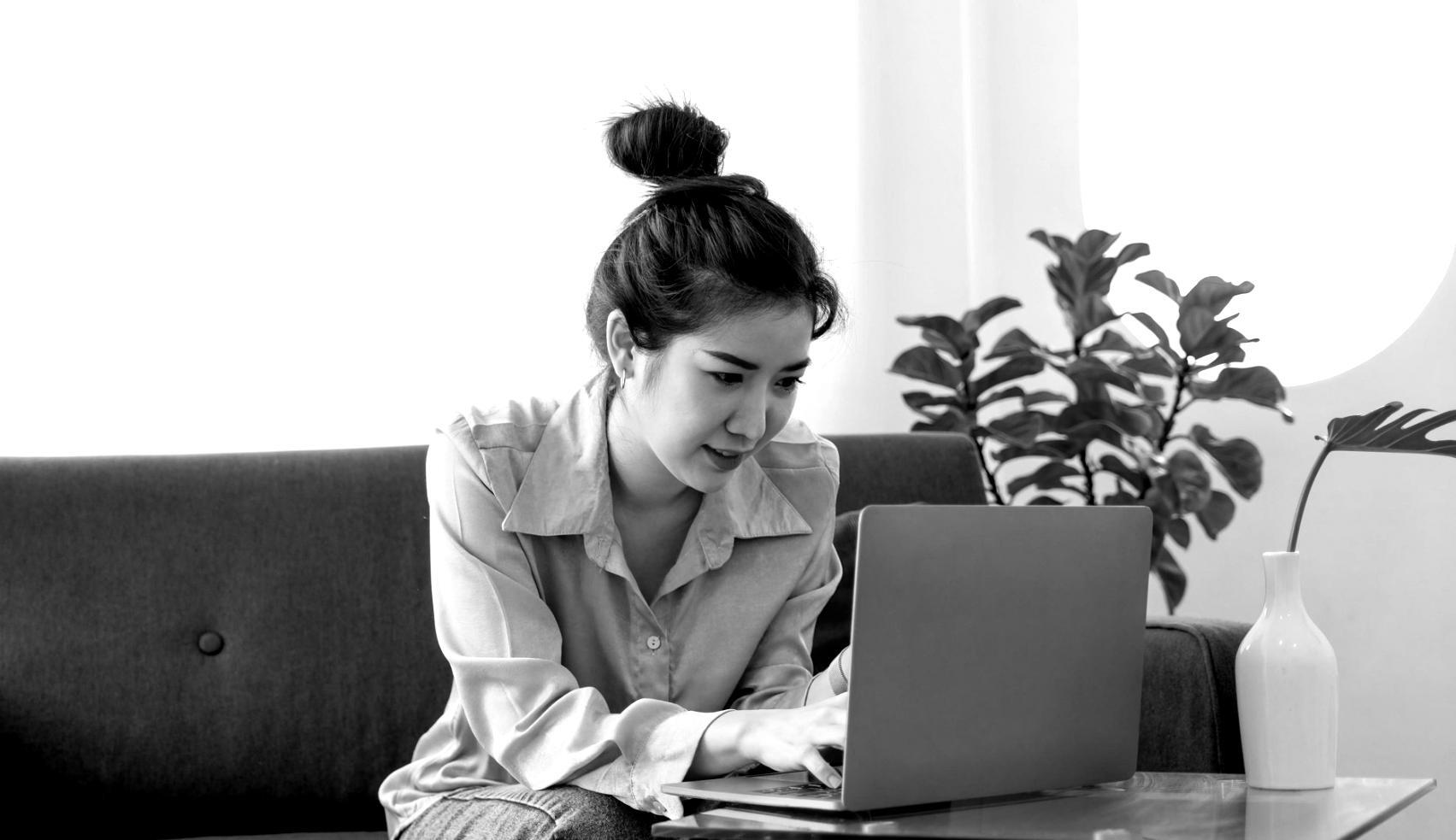 Equipo de telinarvex trabajando en estrategias de negociación presupuestaria